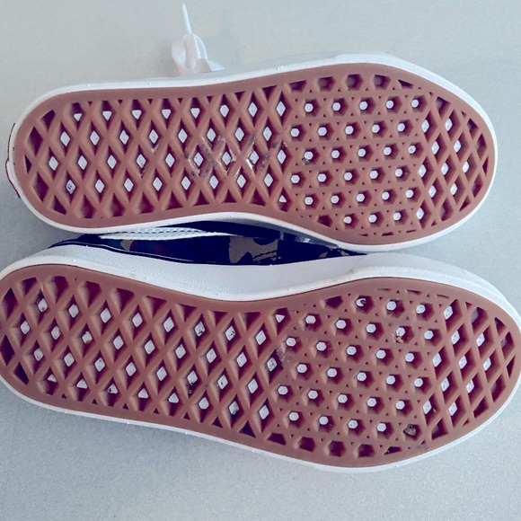 Vans Black and Camo Old Skool Sneakers with Signature Stripe - Picture 8 of 11